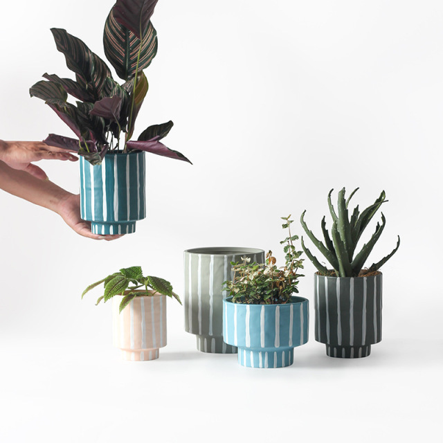 JYW2134 Unique design hand painted stripe ceramic planter with various colors
