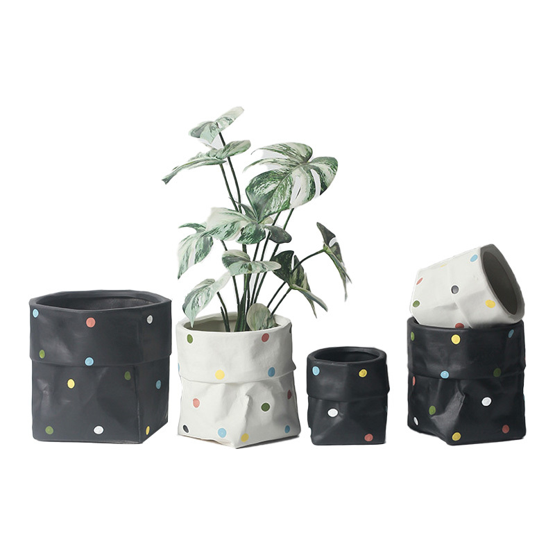JYW2144  New developed Adorable bag shaped ceramic plant pot with polka dots design