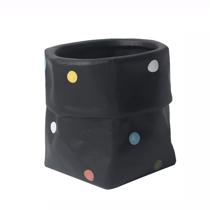 JYW2144  New developed Adorable bag shaped ceramic plant pot with polka dots design
