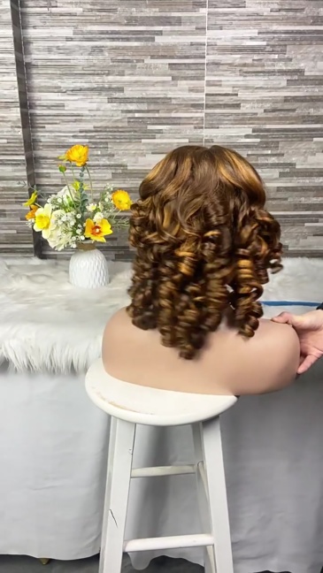 Ready to go glueless wigs human hair pre plucked Loose 5x5 Lace Front Big Glueless Bouncy Curl Wigs Human Hair