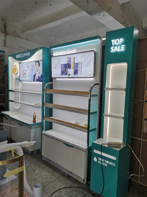 Wall bay unit