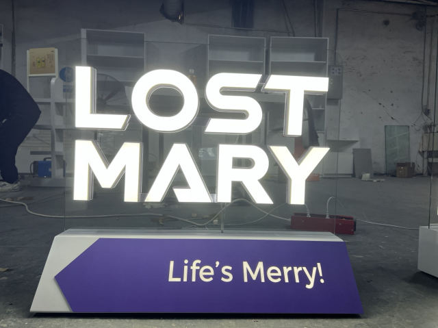 3D illuminated signs