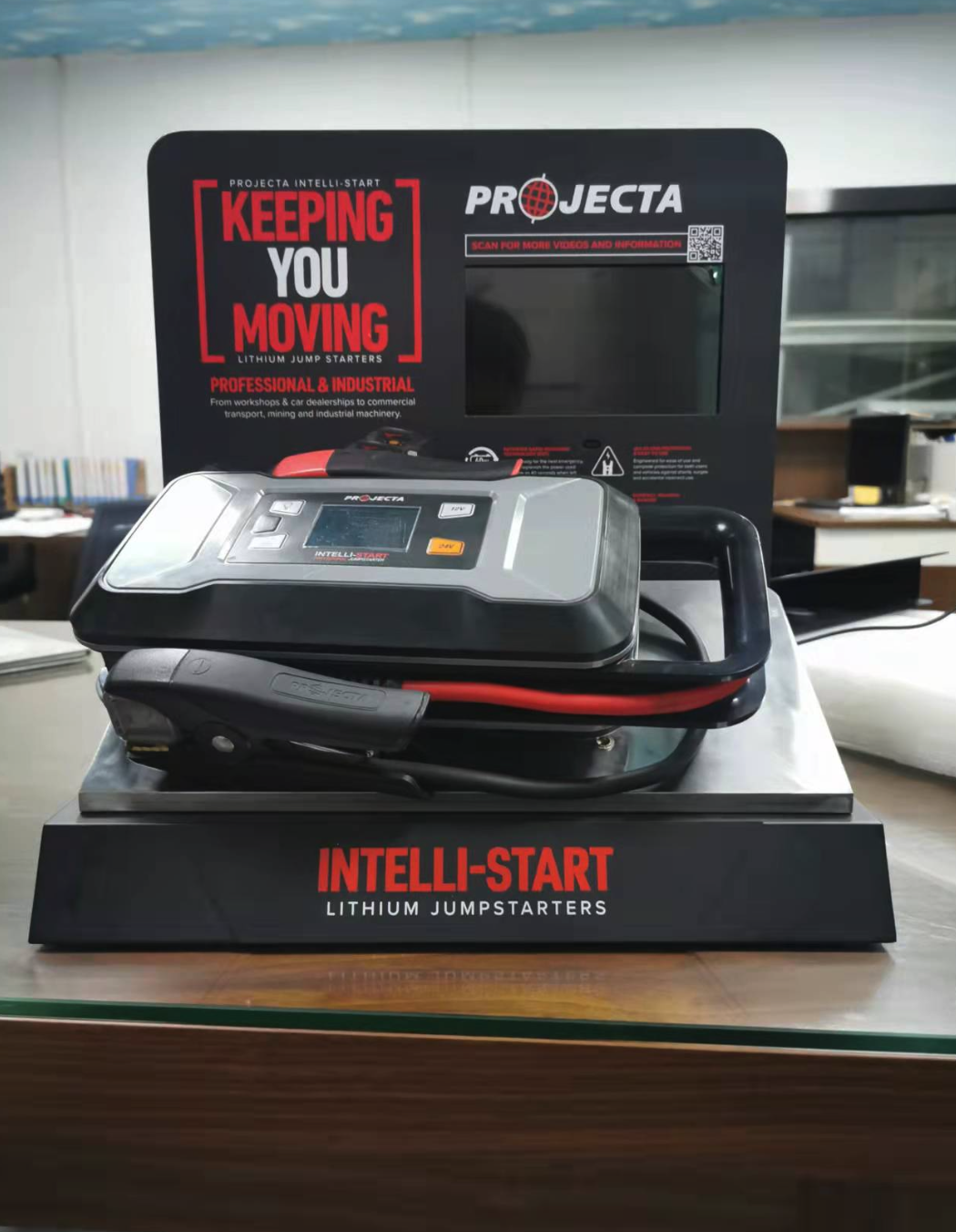 Retail commercial display