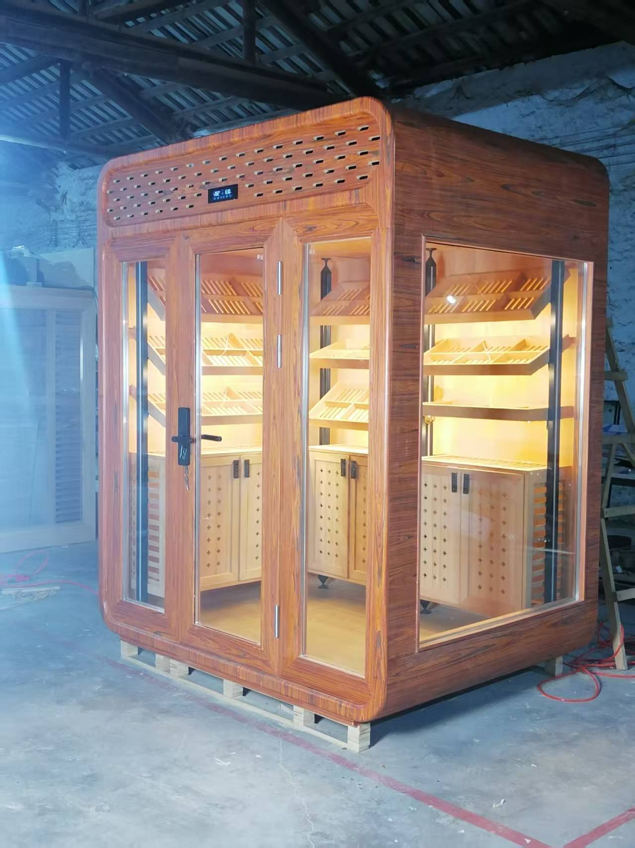 Cigar House - Red Oak