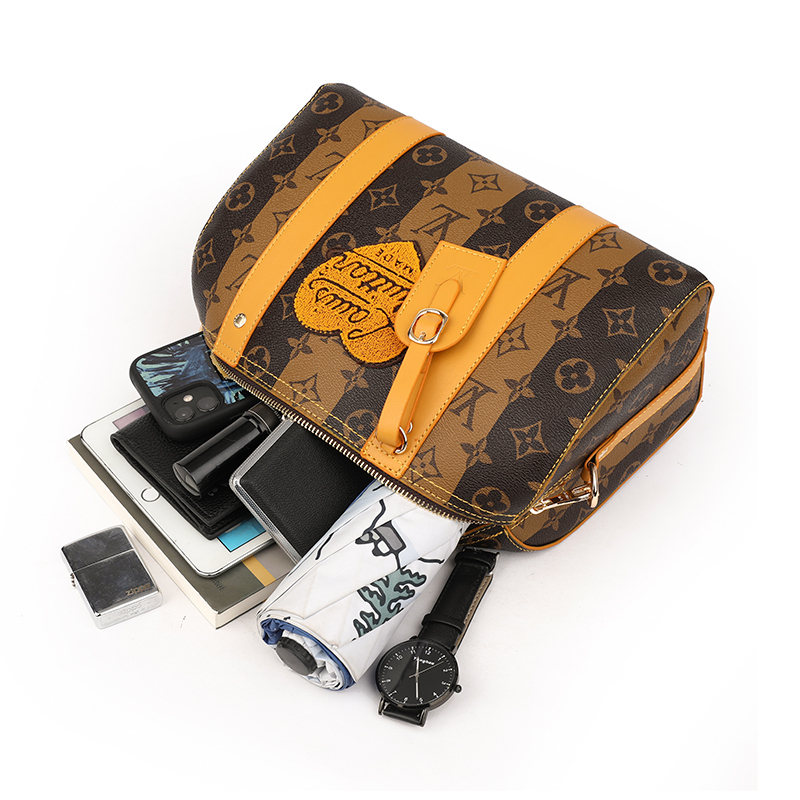 Men Bags LV New single shoulder bag