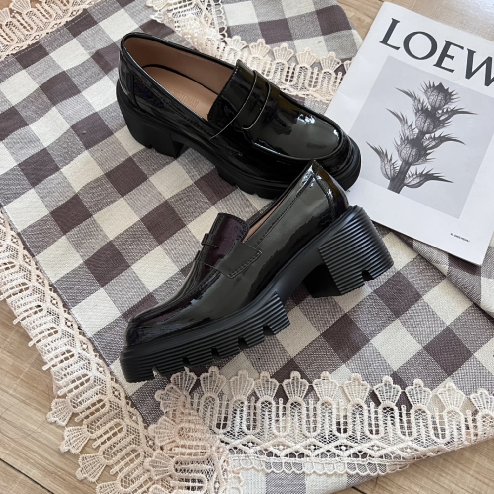 STUART WEITZMAN Shoes Women