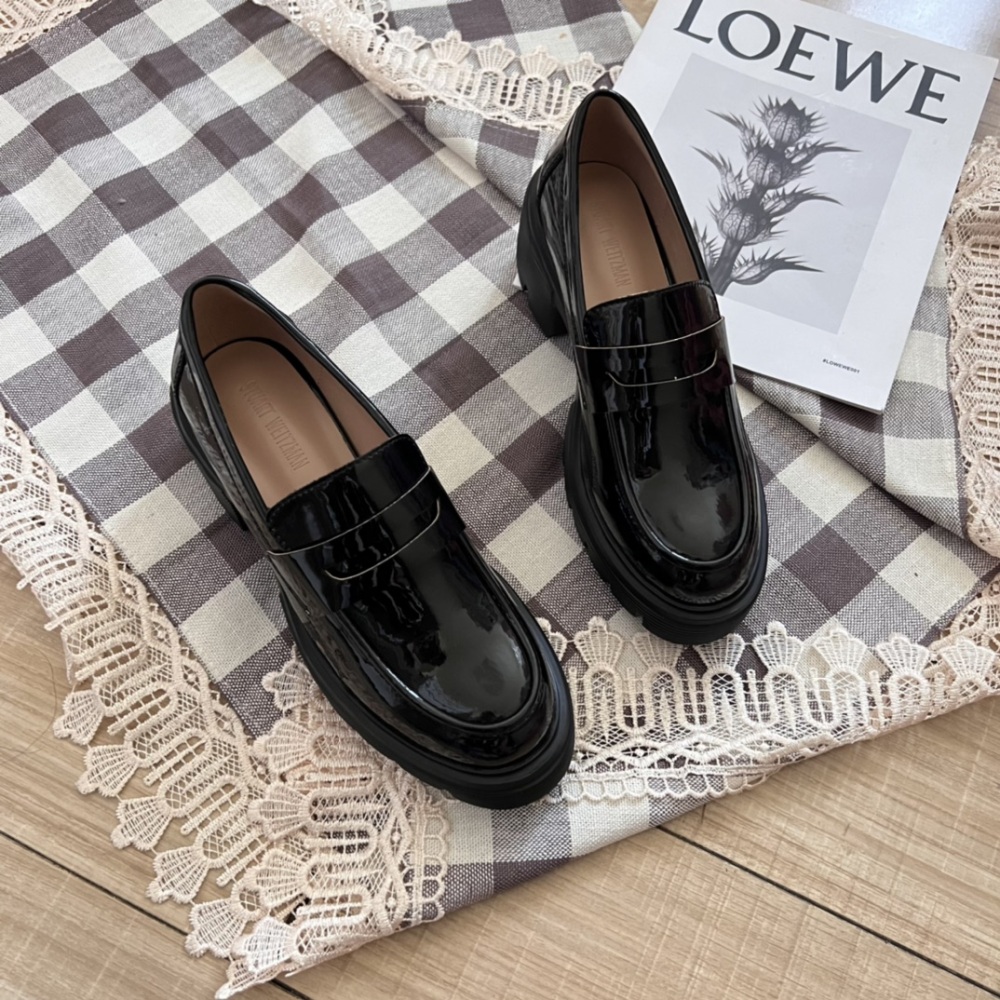 STUART WEITZMAN Shoes Women