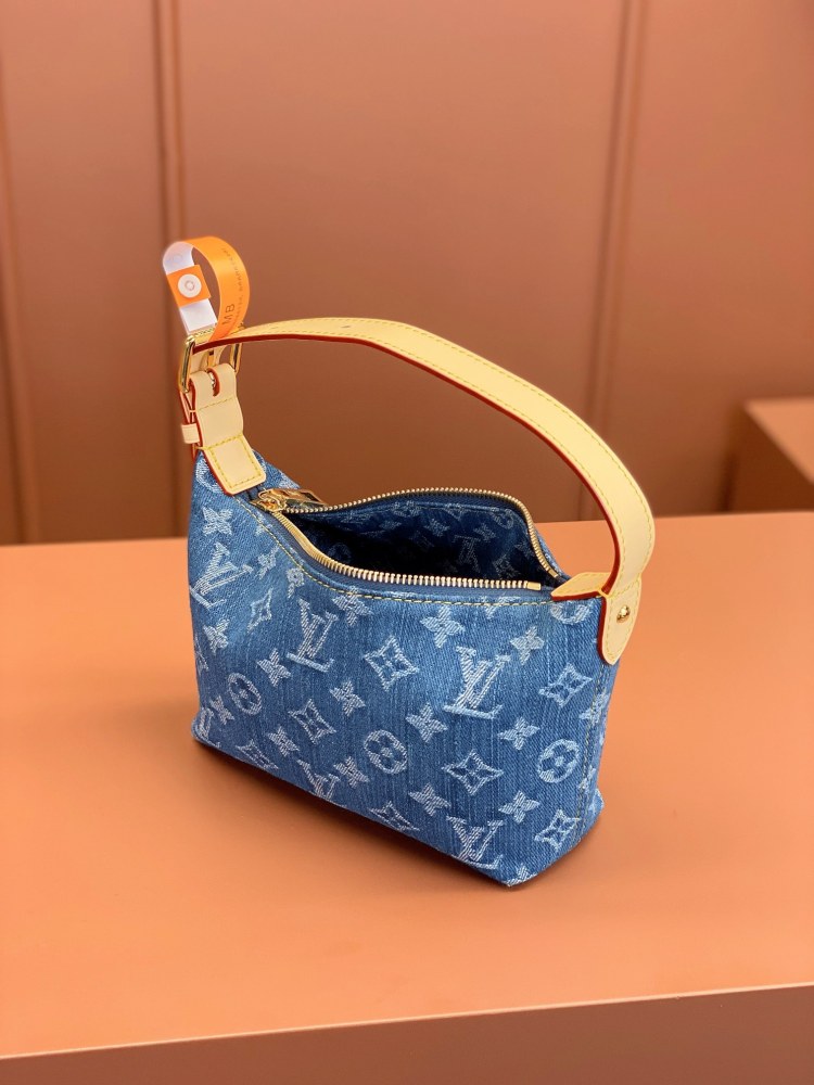 clutch bag