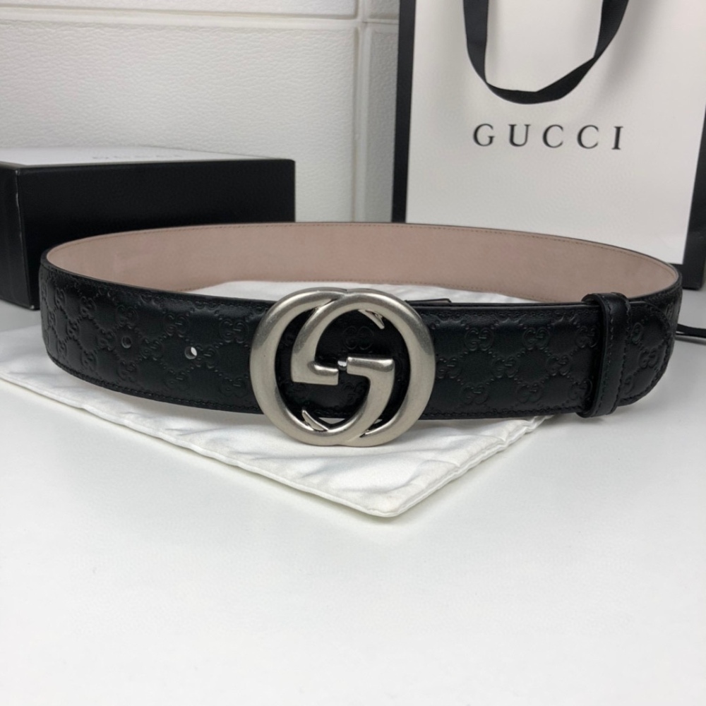 Interlocking double G buckle waist belt