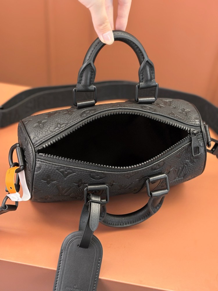 M20900 Black Men's Handbag