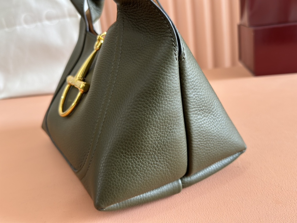 Classic shoulder bag with half saddle buckle design