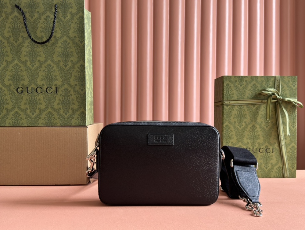 Small crossbody bag