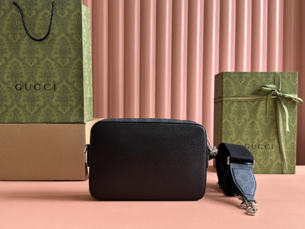 Small crossbody bag
