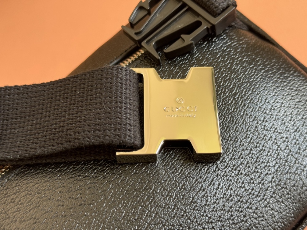 Small waist bag