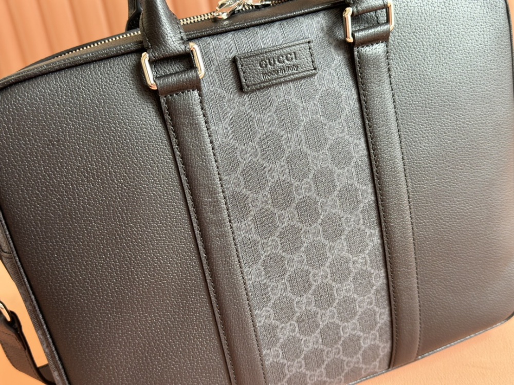 Medium briefcase