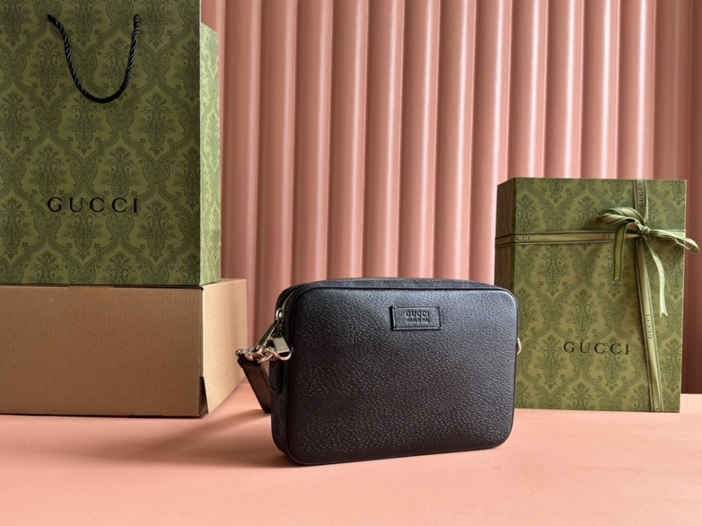 Small crossbody bag