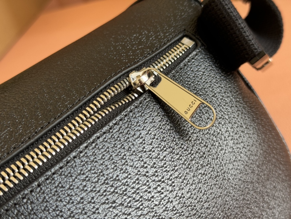 Small waist bag