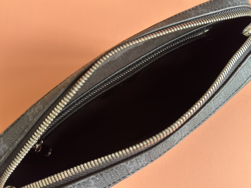 Small crossbody bag
