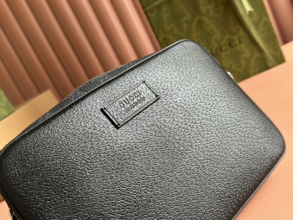Small crossbody bag