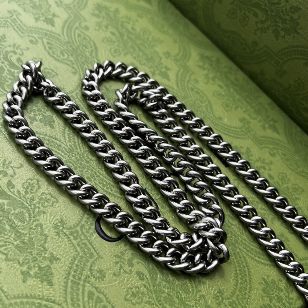 Mini chain bag