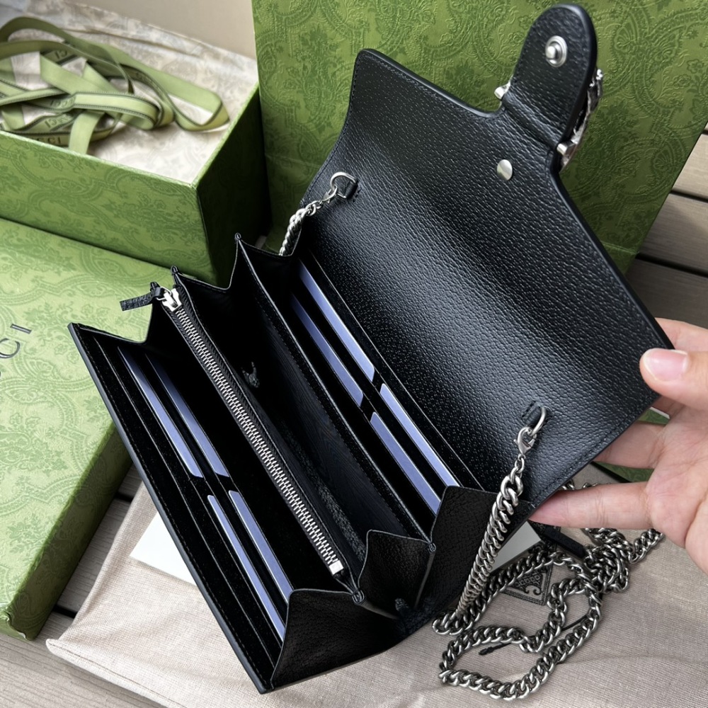 Mini chain bag