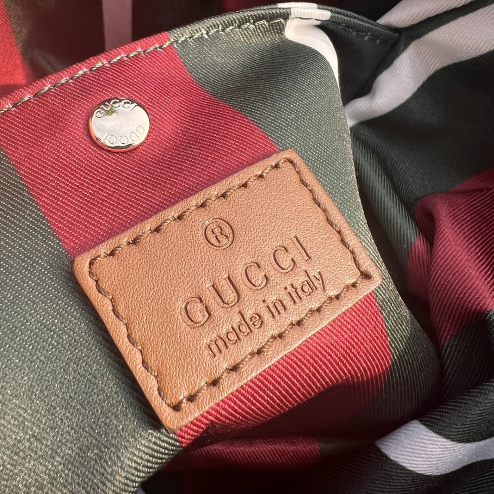 Mini bucket bag