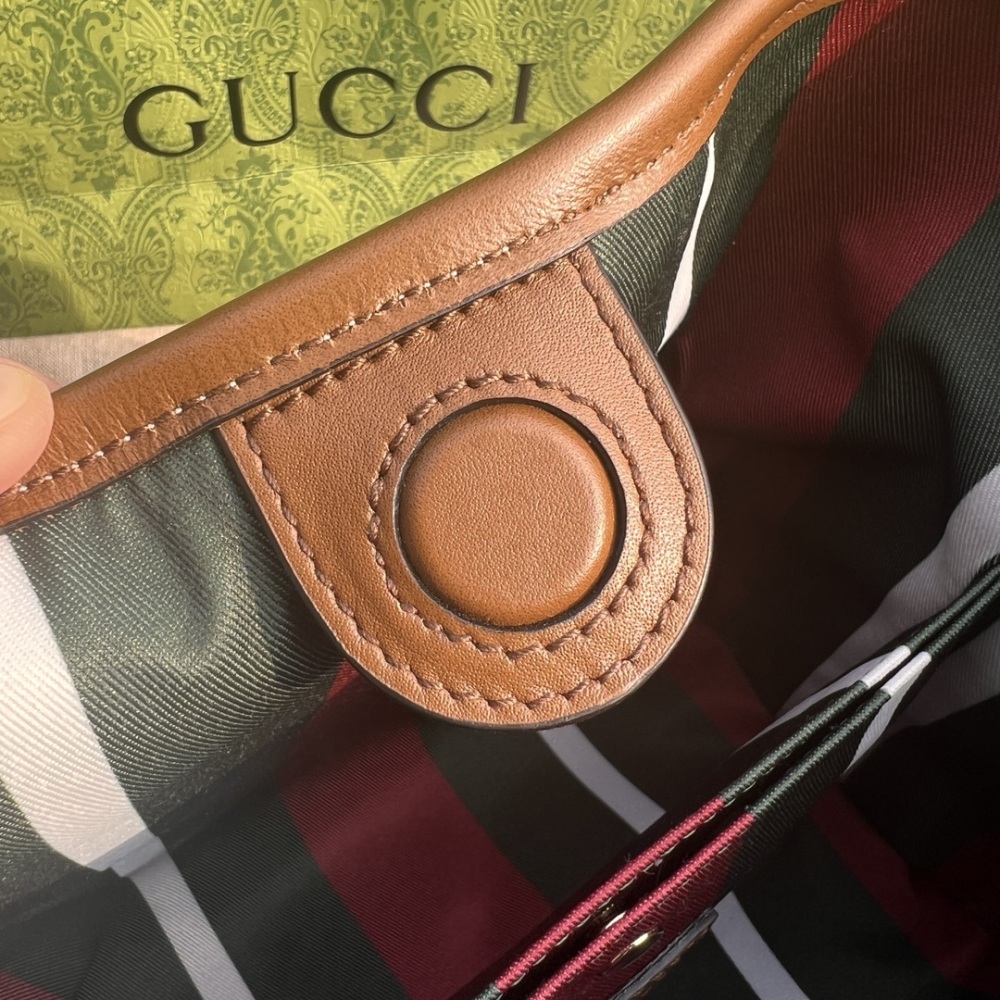Mini bucket bag