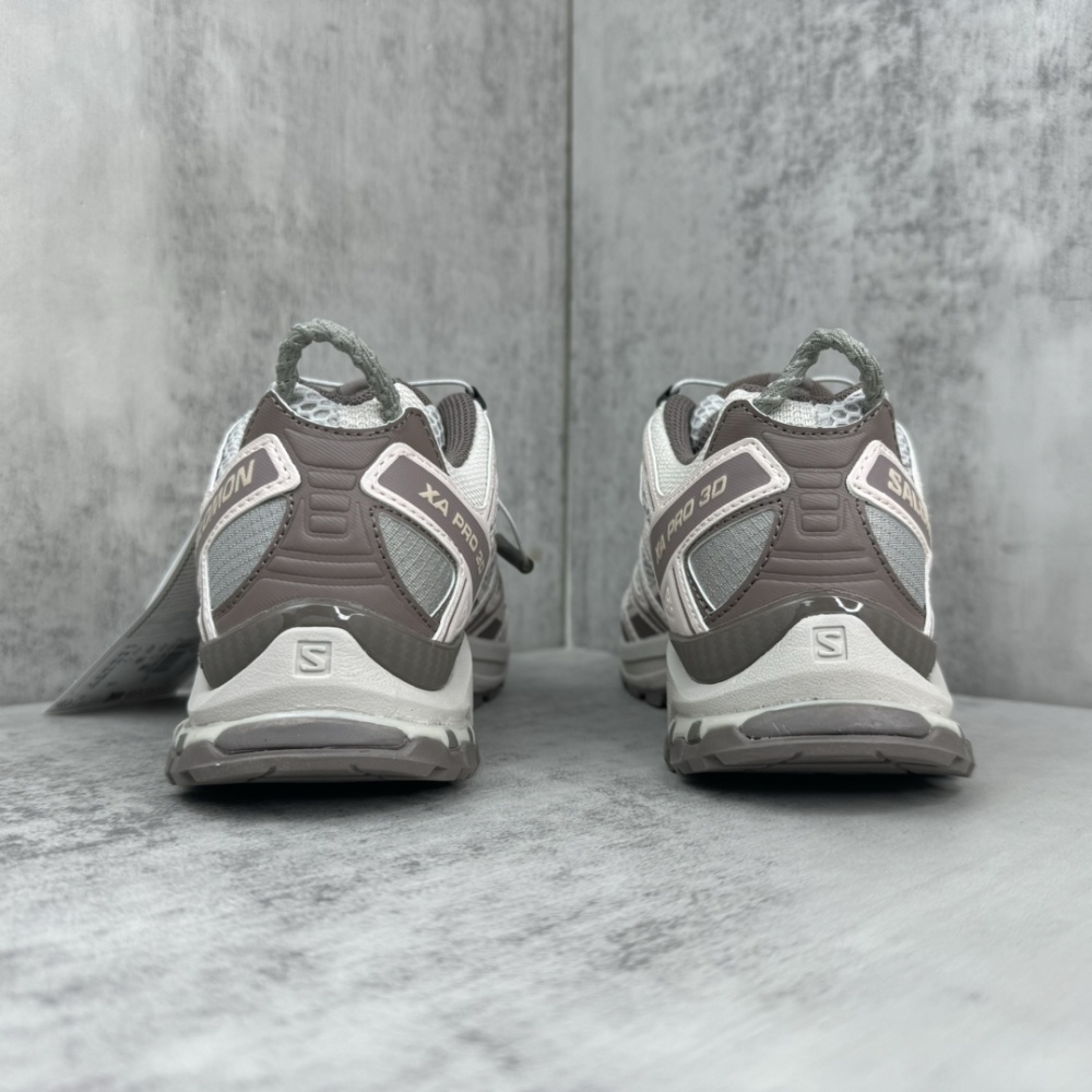 It is a pair of lightweight off-road running shoes,