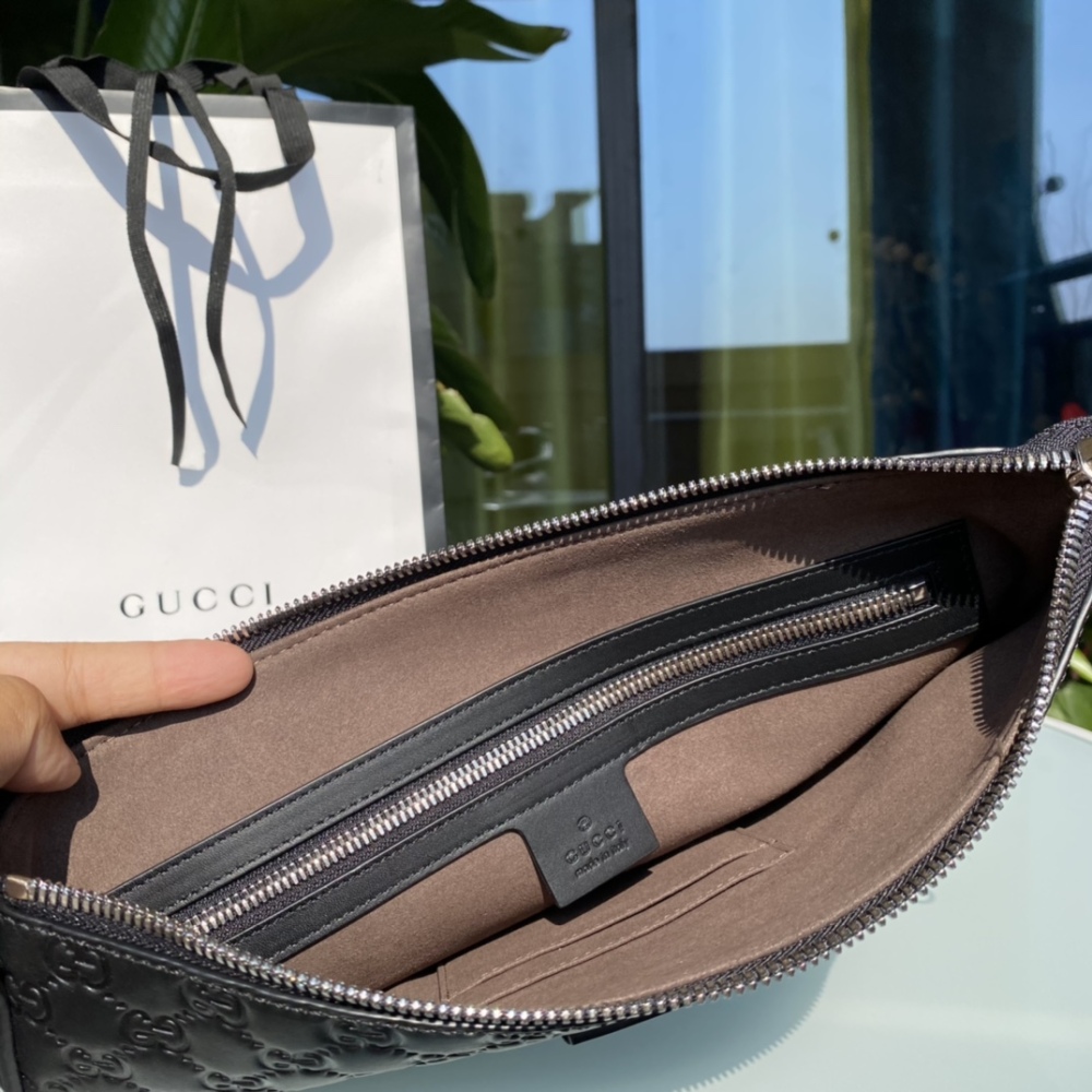 clutch bag