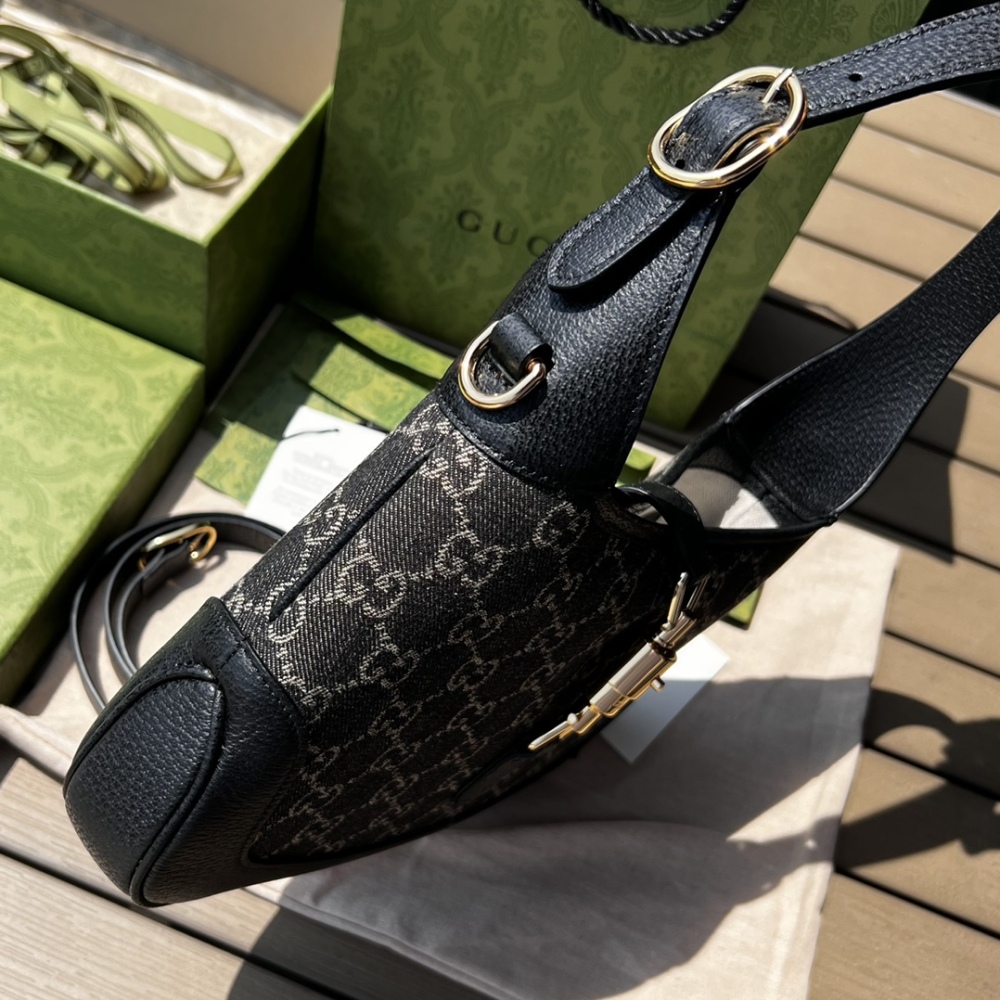 Small handbag