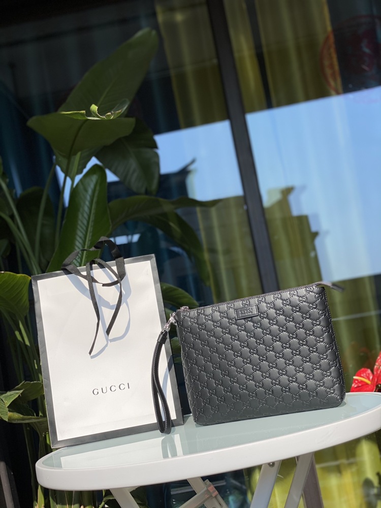 clutch bag