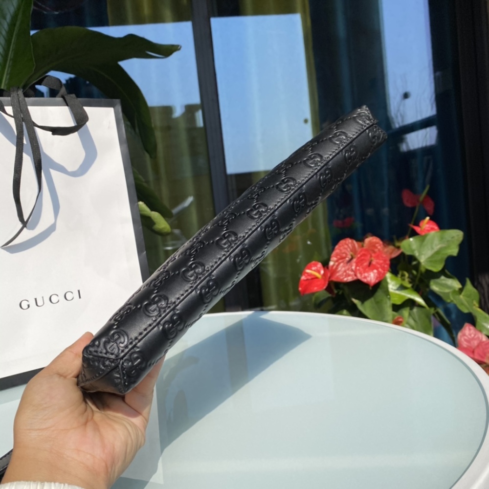 clutch bag