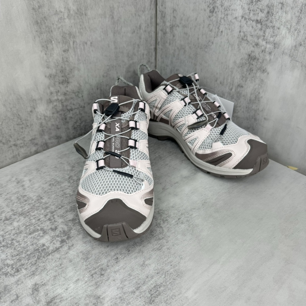 It is a pair of lightweight off-road running shoes,