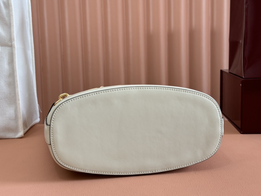 Horse carrying buckle crossbody bag