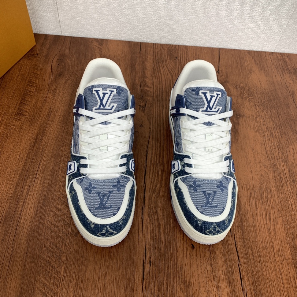 Latest autumn and winter sports shoes for men