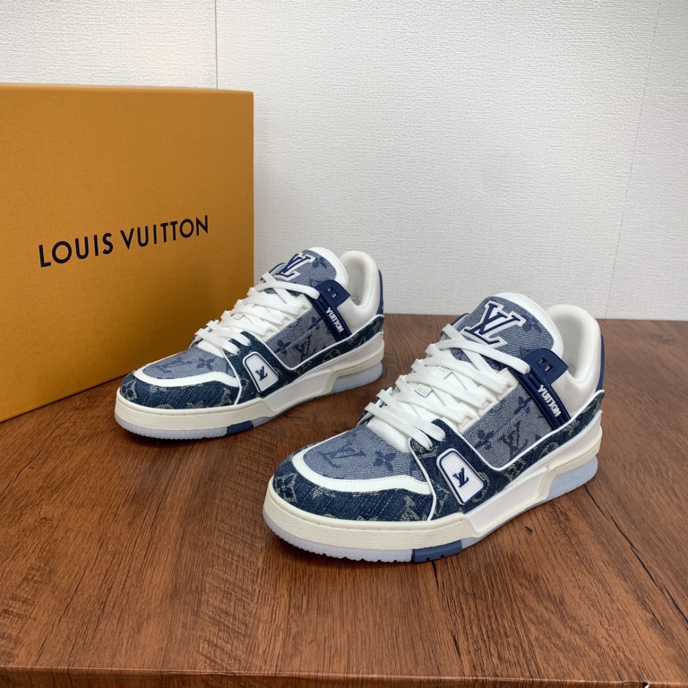 Latest autumn and winter sports shoes for men