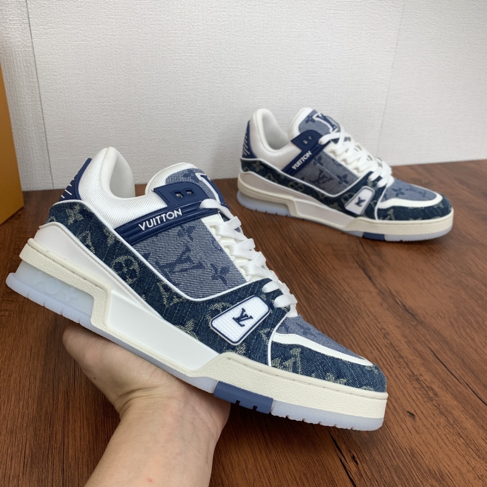Latest autumn and winter sports shoes for men