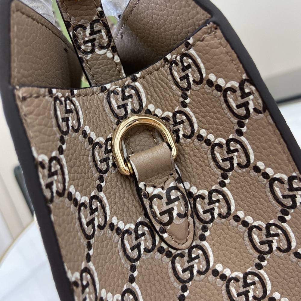 Small tote bag