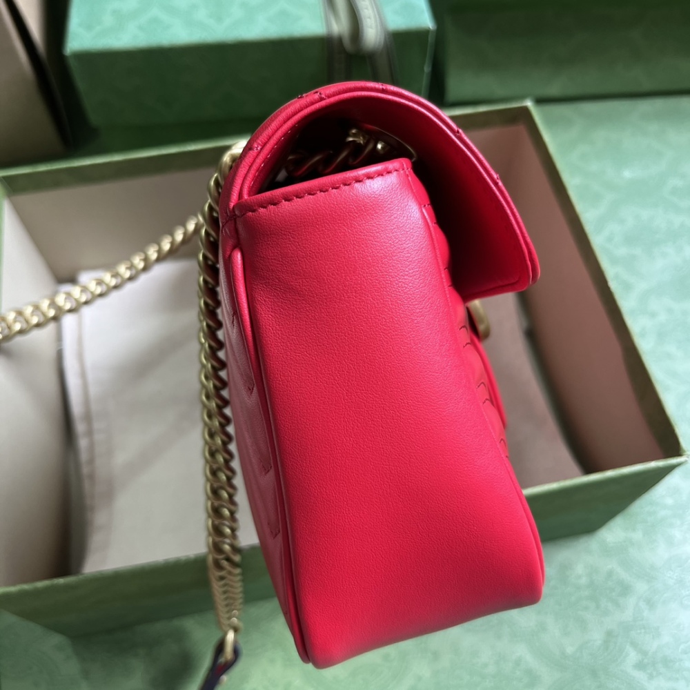 Small chain shoulder backpack