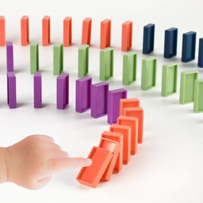 Automatic domino train