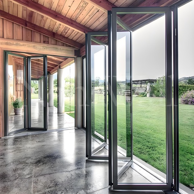 Aluminium  folding Door