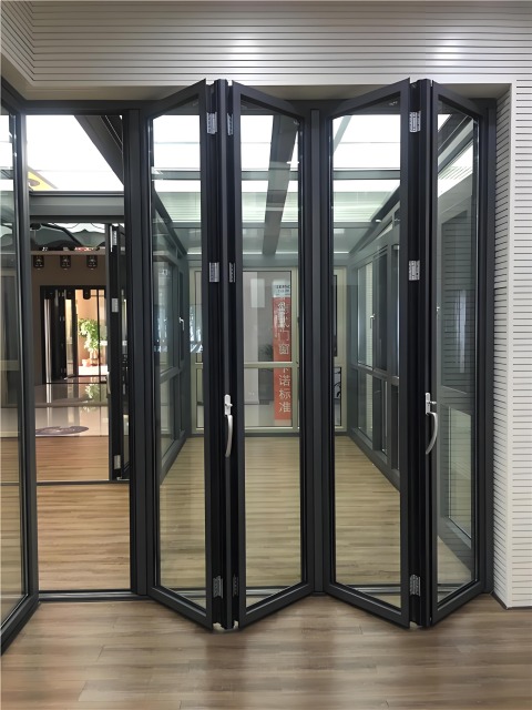 Aluminium  folding Door