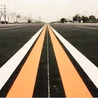 On-site Application of 20% Mixed Glass Beads Thermoplastic Road Marking Paint – Demonstrating efficient installation and smooth, durable results.