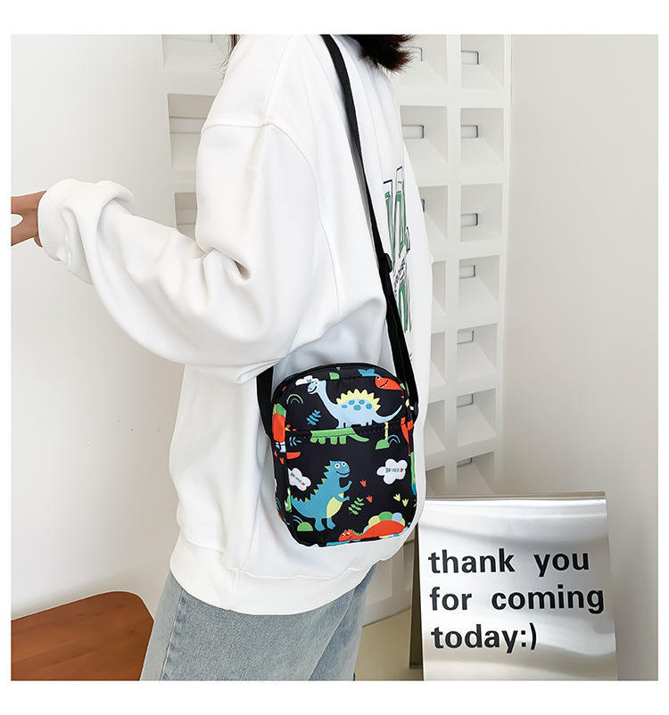 Hot Graffiti and Cartoon Print Dinosaur Pattern Messenger Bag with Zipper Closure Polyester Lining Bag for Boys and Girls