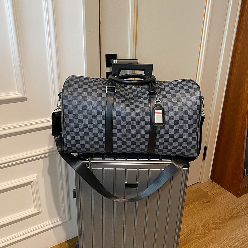 Wholesale Custom Designer Waterproof PU Luggage Luxury Sport Travel Gym Duffle Bag with Zipper Closure Trending Big Bag