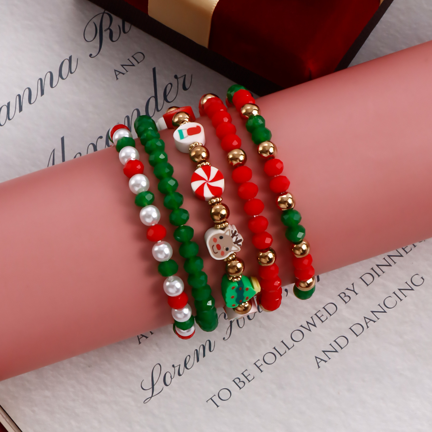 New Christmas Gift Santa Claus Elk Alphabet Hand String Mixed Color Polymer Clay Elastic Rope Christmas Bracelet Gifts