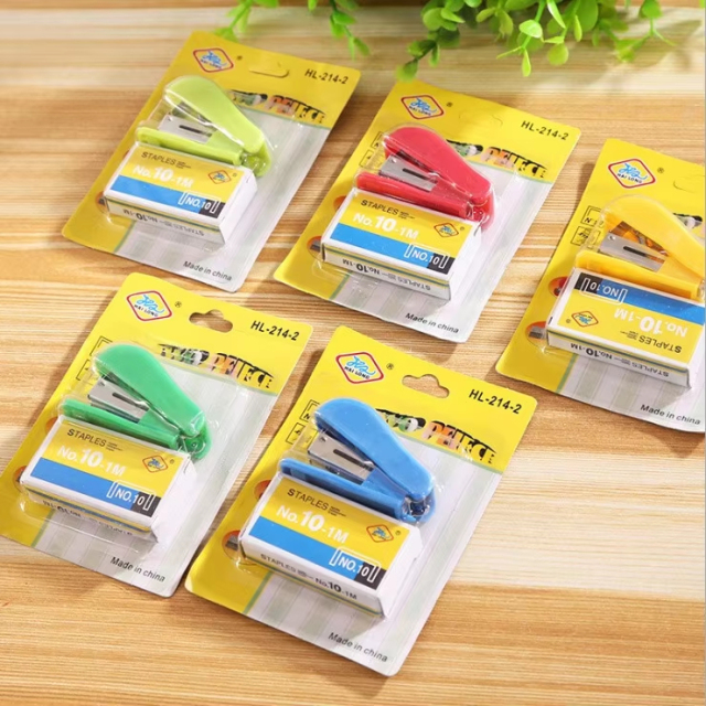 New Hotsale Design Colorful Polyester Staple Mini Plastic Stapler Set for Office and School
