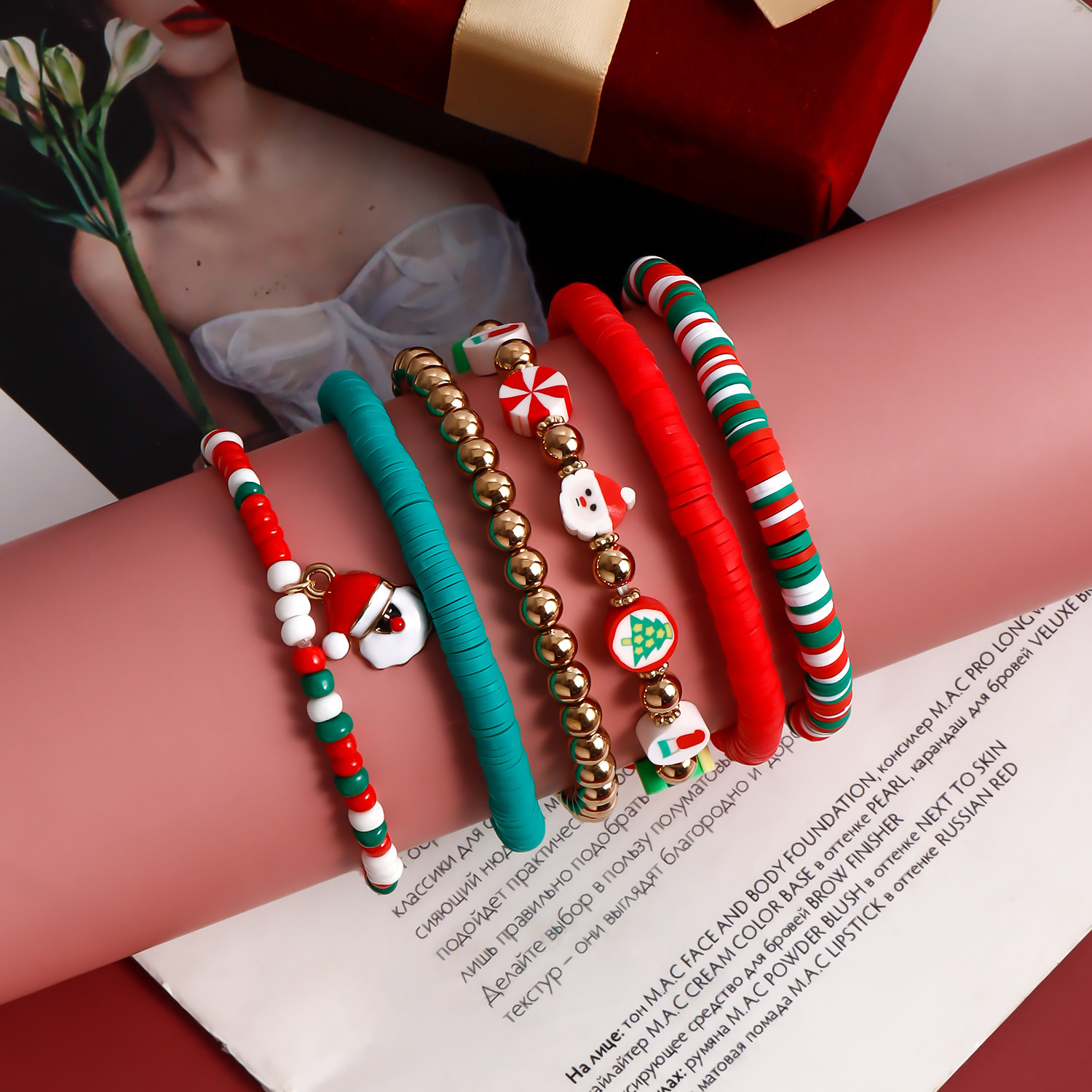 New Christmas Gift Santa Claus Elk Alphabet Hand String Mixed Color Polymer Clay Elastic Rope Christmas Bracelet Gifts