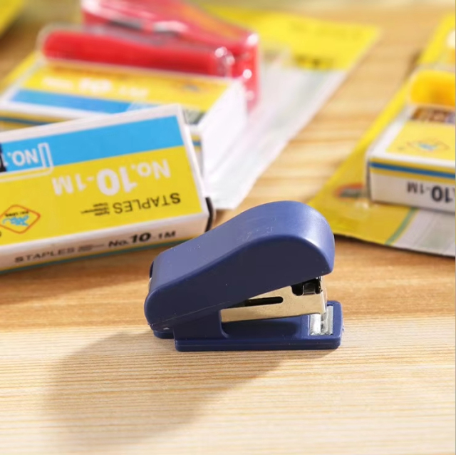 New Hotsale Design Colorful Polyester Staple Mini Plastic Stapler Set for Office and School
