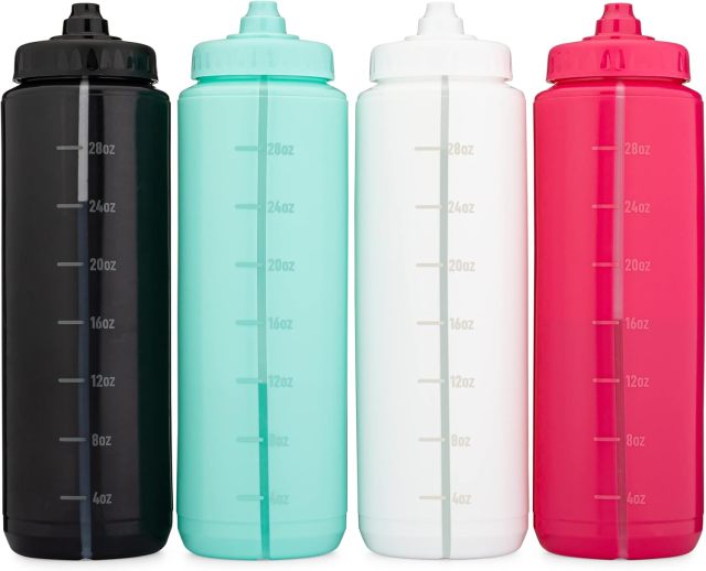 Hot Selling Outdoor Sports Water Bottle 32 oz Squeeze Water Bottle Cycling Water Bottle With Spherical Mixer Travel Drinking Set